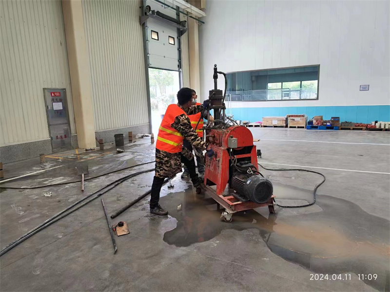 平南厂房地面下沉塌陷注浆加固施工